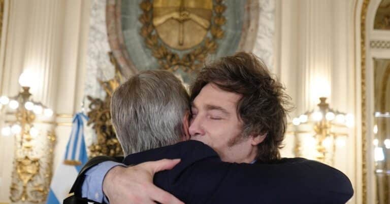 Caputo festeja la salida del cepo: «Quiero mi recuerdo de X. ADIÓS CEPO!!»