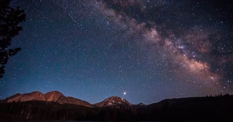 Lluvia de Líridas 2025: cuándo, dónde y cómo ver el hermoso fenómeno astronómico