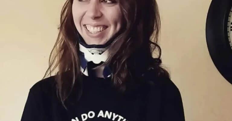 Impresionante: le vuelven a implantar la cabeza a una mujer decapitada