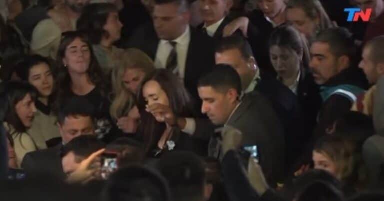 Insultaron a Victoria Villarruel a la salida de la misa por el papa Francisco y agredieron a una periodista de TN
