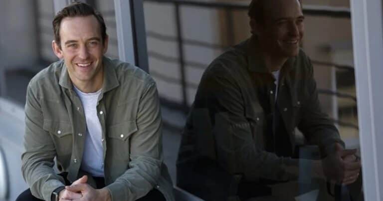 Joël Dicker advierte que una generación que no lee es un riesgo para la democracia