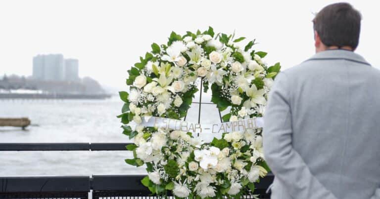 «Se fueron sin sufrir y con una sonrisa»: La sentida despedida familiar a los muertos por el helicóptero que cayó en Nueva York