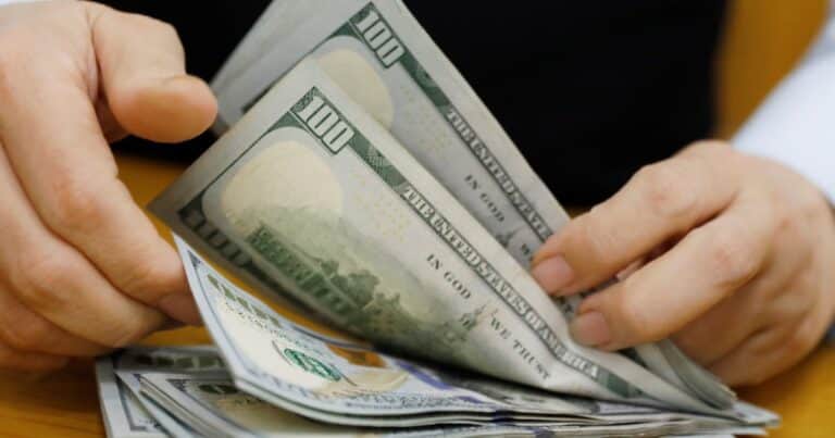Dólar hoy y dólar blue, EN VIVO: a cuánto cotiza el oficial y cuál es el precio del paralelo este jueves 17 de abril, minuto a minuto