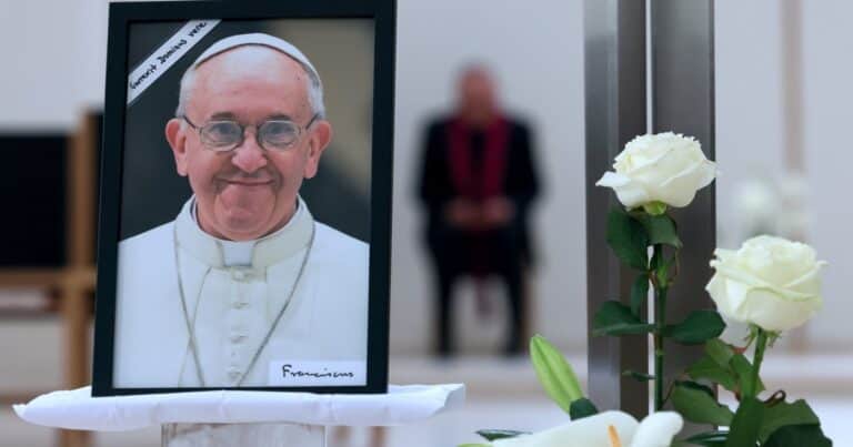 Murió el Papa Francisco: así cubrieron su fallecimiento los principales medios del mundo