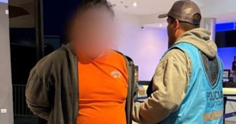 Detuvieron a un hombre en un shopping de Liniers cuando abusaba sexualmente de una niña