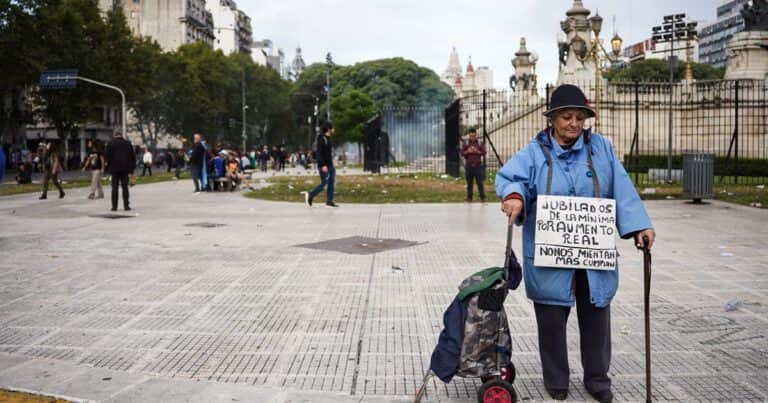 Jubilados : otro fallo de Cámara ordena reponer la pérdida que sufrieron en la administración de Alberto Fernández