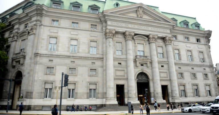 Se abre la competencia por el sistema de pagos a empleados públicos