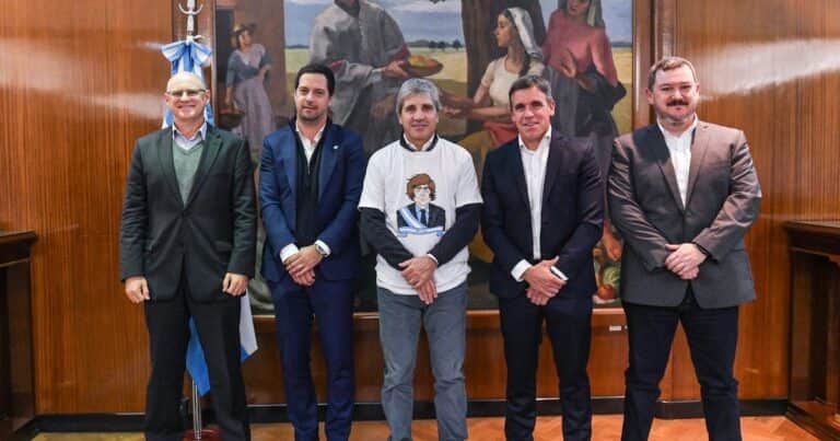 Caputo se reunió con Ford y anticipó: «Todo el que venda en cuotas en dólares va a tener un salto importante en su demanda»