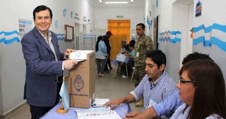Al revés de otras provincias, Santiago del Estero unifica su elección con la nacional: elegirá gobernador, tres senadores y diputados