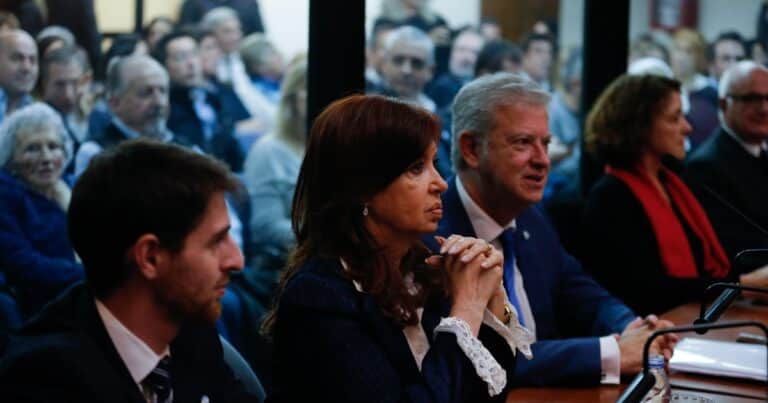 Con un duro escrito, el gobierno ratificó la demanda millonaria contra Cristina por la corrupción en el caso Vialidad
