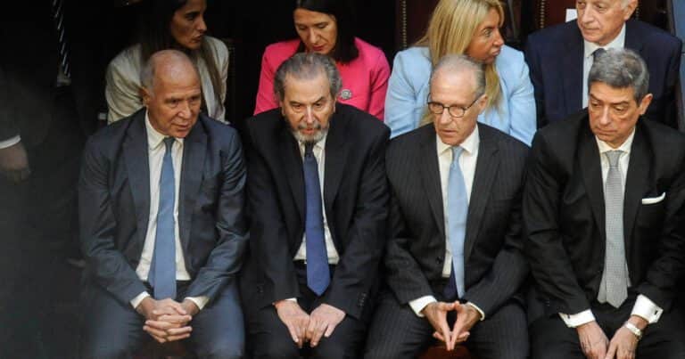 Los tres sillones que quiere cubrir el gobierno pero depende “de los 33 votos de Cristina”