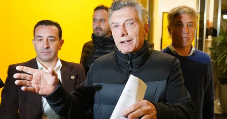 Tras la derrota electoral, Mauricio Macri se fue de viaje el mismo domingo y el PRO es un hervidero