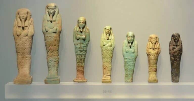 Egipto recuperó 20 piezas antiguas expuestas en una casa de subastas australiana