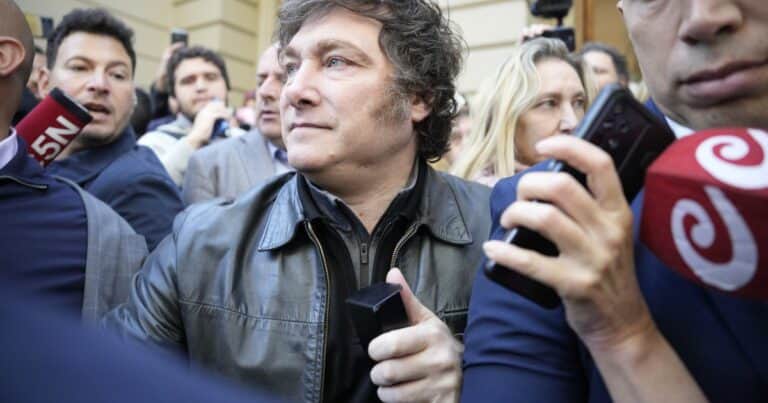 Bariloche declaró persona no grata a Javier Milei por sus dichos sobre Malvinas