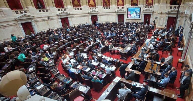 Las leyes para usar los dólares del colchón: el Gobierno busca apoyos en Diputados y los K ya anticipan su rechazo