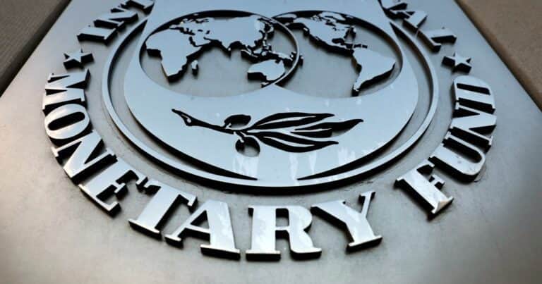 Dólares del colchón: El FMI advierte que las medidas que tome el Gobierno deben respetar las normas antilavado