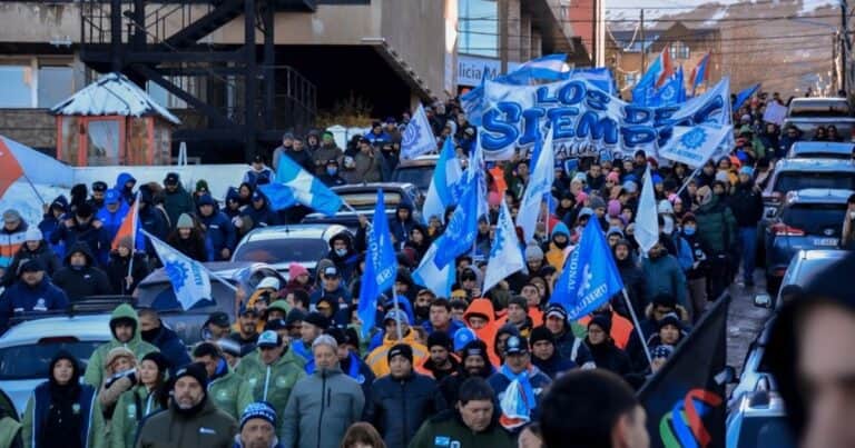 Tierra del Fuego: las empresas no despedirán trabajadores hasta fin de año y se levantó el paro
