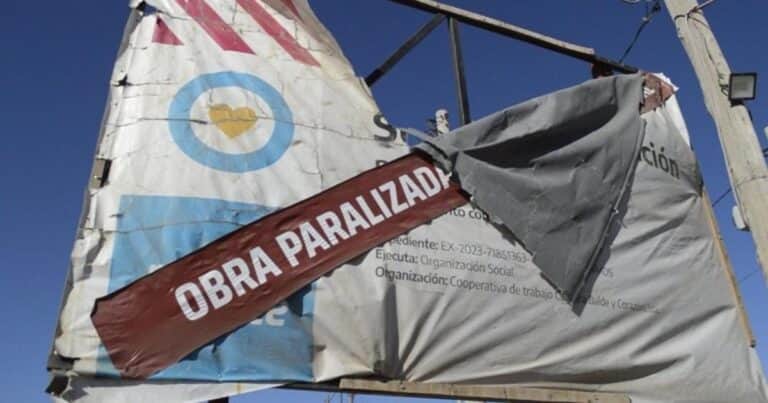 Revés para el Gobierno: la Justicia le ordena terminar obras en 37 barrios populares y reinstalar el fondo que las financiaba