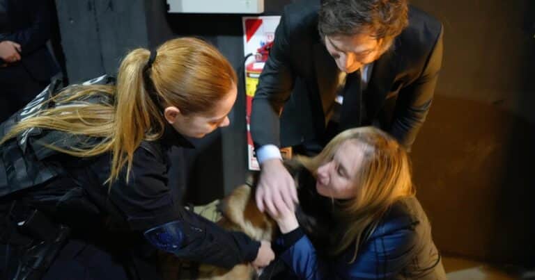 Javier Milei volvió a respaldar a su hermana Karina como la armadora electoral libertaria: «La subestimaron y ella contesta con resultados»