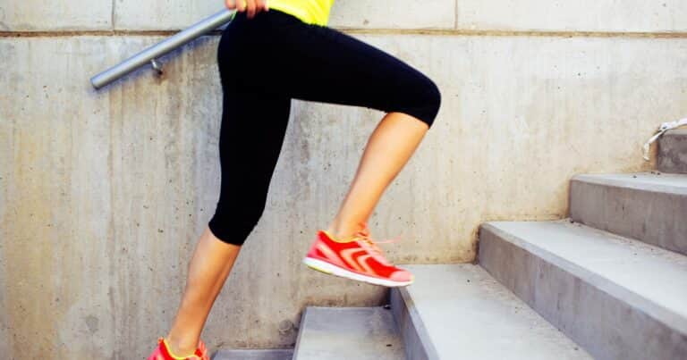 ¿Subir escaleras es malo para la fascitis plantar?