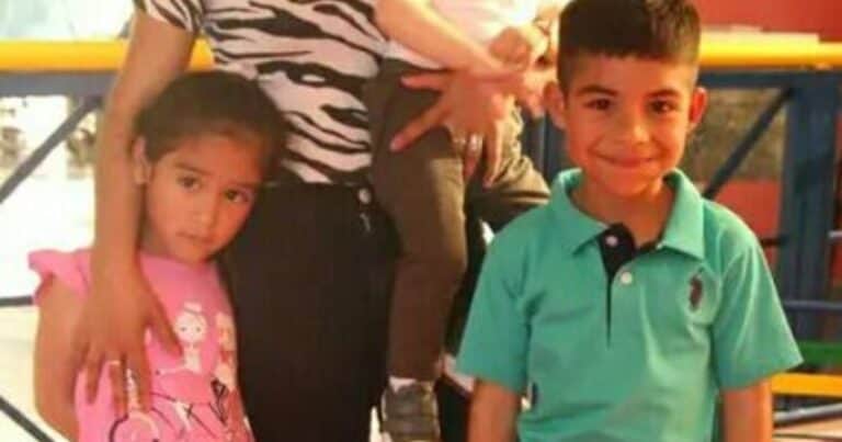 Degolló a sus dos hijos y se acostó junto a ellos: zafó de la perpetua