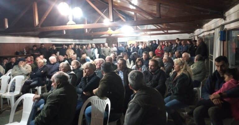 Productores quieren dejar de pagar un impuesto en una localidad bonaerense por el mal estado de los caminos rurales