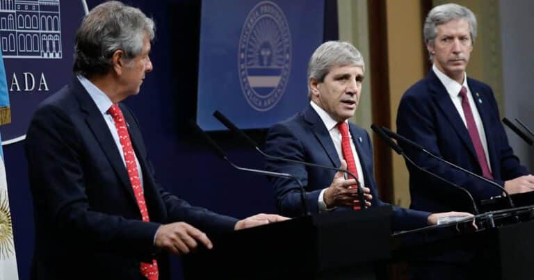 Apurado por la falta de reservas, el Gobierno sale a emitir hasta US$ 7.000 millones en el año