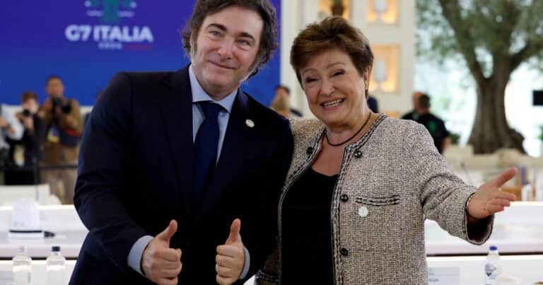 Dólares escasos: rascando el fondo de la olla en medio del «perdón» del FMI