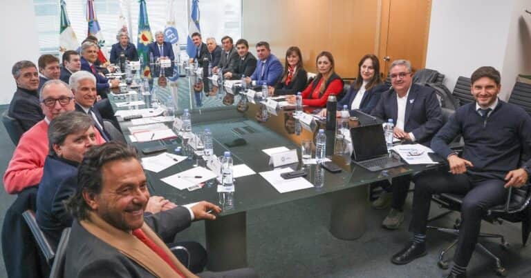 Los gobernadores se endurecen con el Gobierno y avanzan con un proyecto de ley para conseguir más fondos