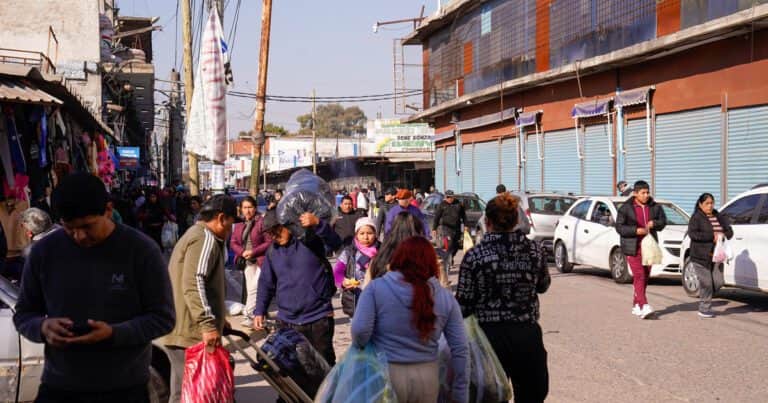 Los números de La Salada, la feria de ropa más grande de América latina que reabrió: millonarias sumas y viajes de los dueños