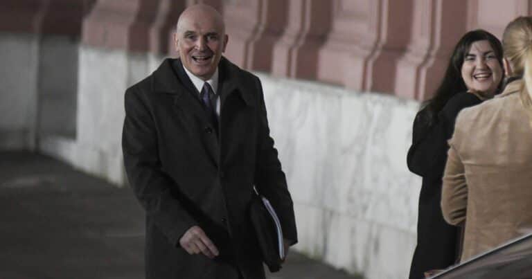 Patricia Bullrich anunció que detuvieron a una militante K por arrojarle estiércol a la casa de Espert: «Trabaja en el Ministerio de la Mujer de la PBA»