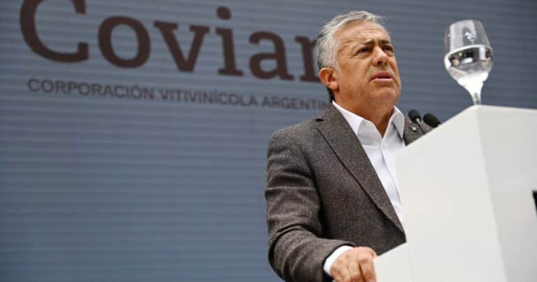 Mendoza suspendió por dos años las PASO y buscan un acuerdo electoral entre Alfredo Cornejo y Javier Milei