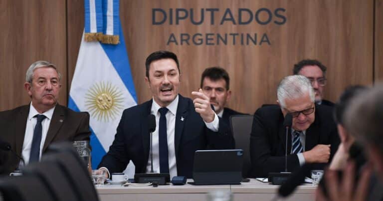 Militares en el exterior: demoran la restitución de un recorte de los K, y hay amparos por Ganancias