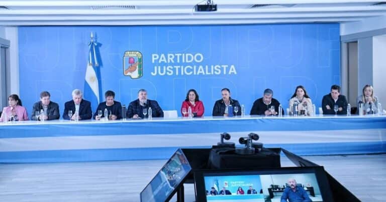 Arde la interna del PJ: los gobernadores buscan dejar a La Cámpora afuera del armado de las listas