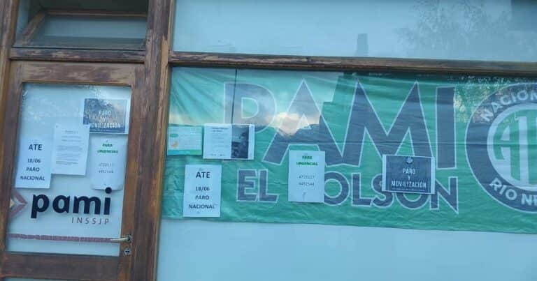 Escándalo en el PAMI de El Bolsón: cerraron las oficinas por la marcha de Cristina y podrían echarlos