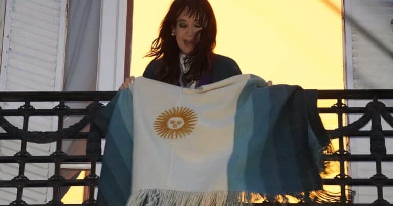 La pesadilla de Axel Kicillof y los pensamientos de Cristina Kirchner en sus horas más dramáticas en prisión
