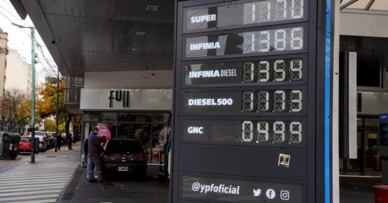 Desde esta noche, Puma y Shell suben 5% la nafta y el gasoil e YPF define en los próximos días