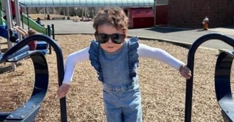 Tiene 9 años y una enfermedad cutánea devastadora que le complica la vida