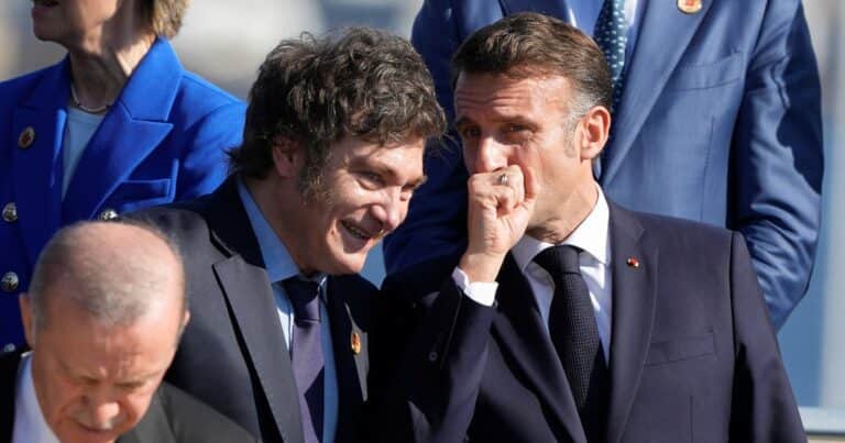 Milei llega a Niza para una cumbre climática y espera una reunión con Macron