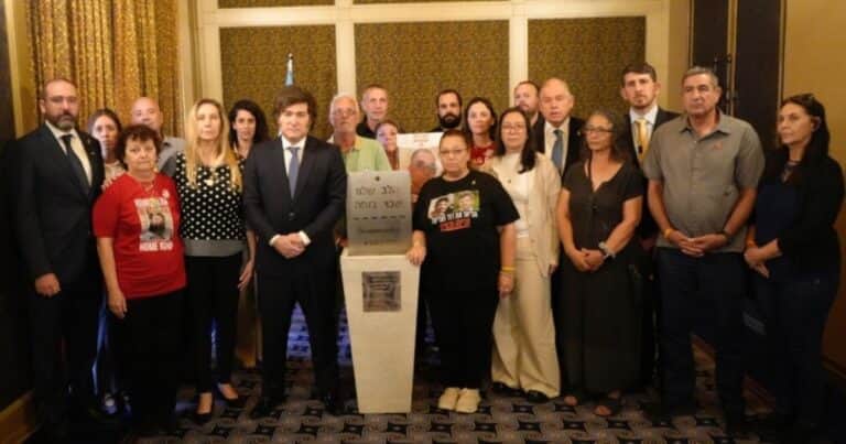 Javier Milei y sus medidas, EN VIVO: el Presidente recibe el premio Nobel judío durante su gira por Israel