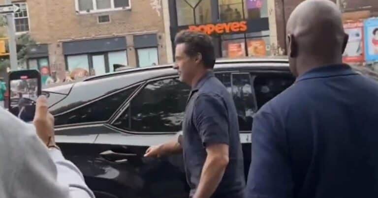 Insólito: Hugh Jackman se subió al auto de un desconocido para escapar de sus fanáticos