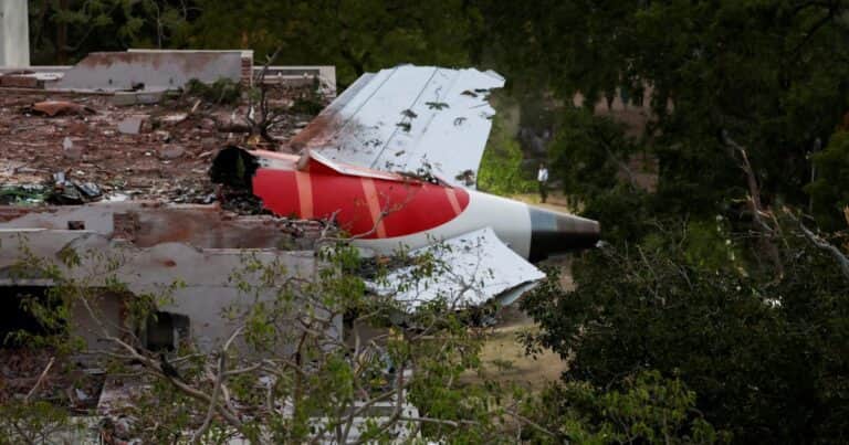Nuevo video: así escapaba el único sobreviviente de la tragedia del AI-171 de Air India antes de que el avión se convirtiera en una bola de fuego