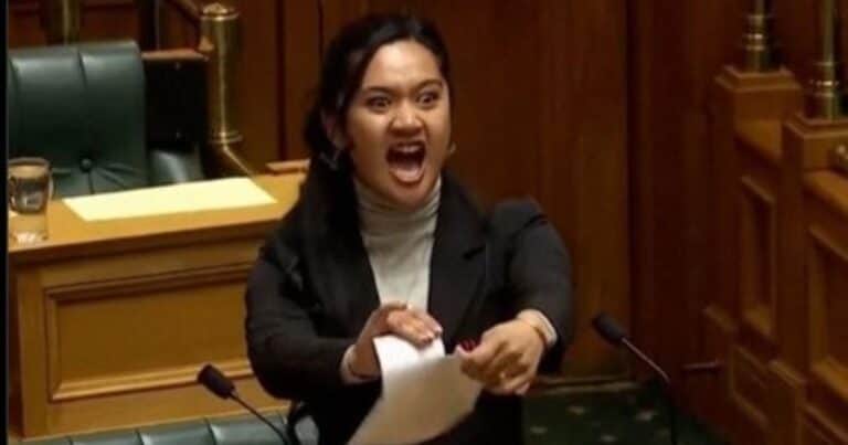El Parlamento de Nueva Zelanda le aplicó una suspensión récord a la diputada que se hizo viral por realizar el haka