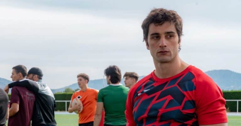 Jugó un mundial de rugby y ahora brilla como actor en Olympo, la serie número 1 en Netflix