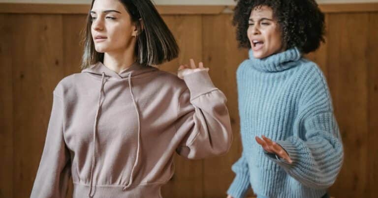 Las 5 señales del terapeuta Jeffrey Meltzer para detectar a personas con baja inteligencia emocional