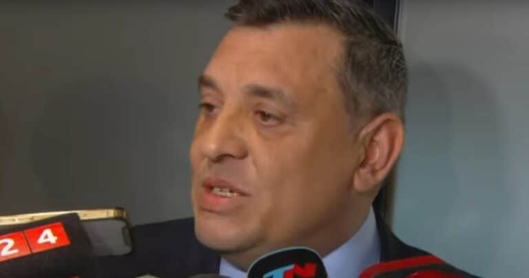 Maximiliano Bondarenko lloró al defender a los policías echados por Axel Kicillof en la Provincia: «Los humilló»
