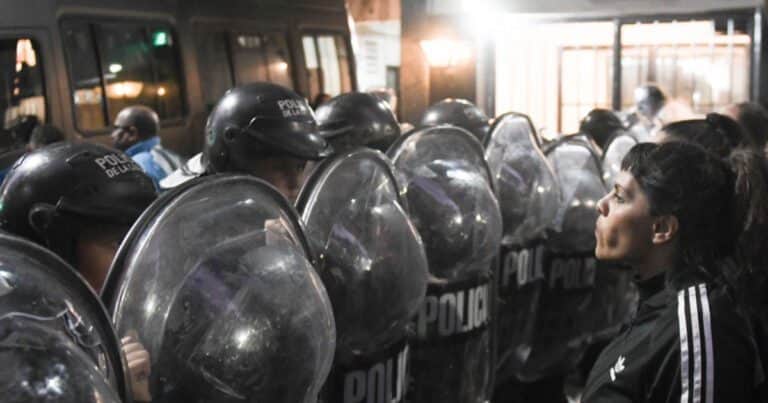 La Justicia excarcela a otros tres implicados en la causa por tirar caca en una casa de José Luis Espert: solo sigue detenida la concejal de Quilmes