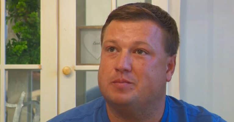 Fue a buscar la pelota de fútbol de su hijo y terminó siendo succionado por un desagüe pluvial: «No podía respirar»