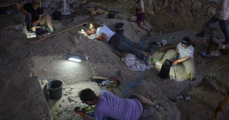 Arqueólogos encontraron el cementerio más antiguo del mundo
