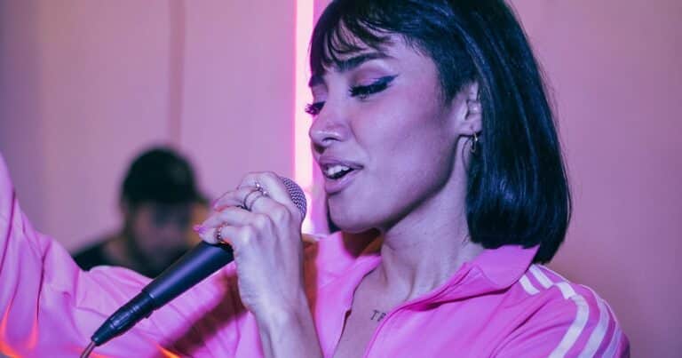 Cuáles son las 10 mejores canciones para hacer karaoke: la fórmula matemática que califica a los grandes hits
